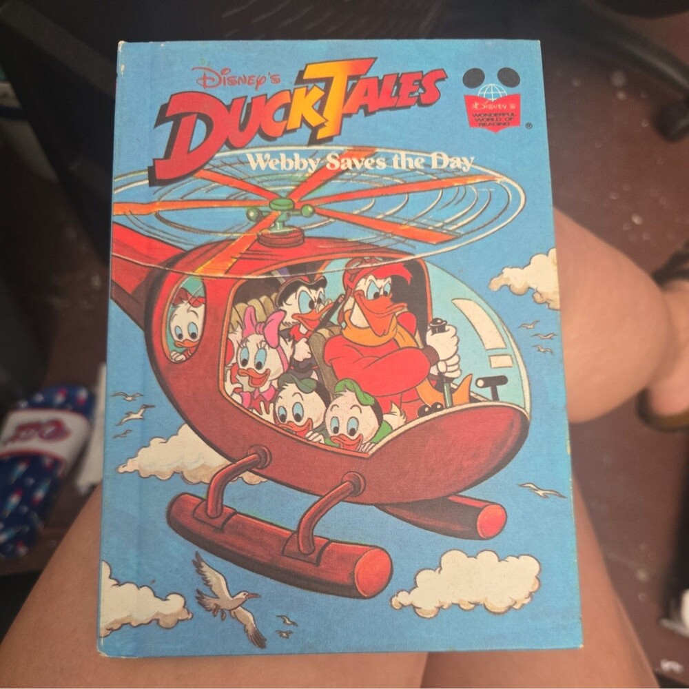 Disney's DuckTales : Webby Saves The Day Book  1989 COLLECTIBLE